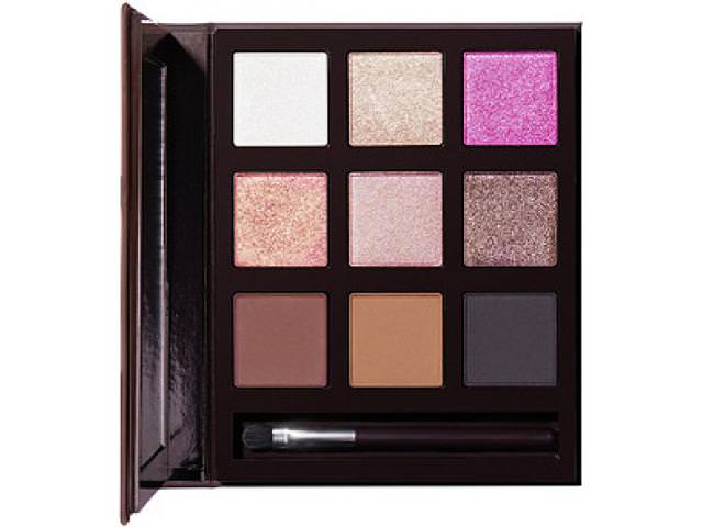 Grab A Free Flesh Eye Shadow Palette!